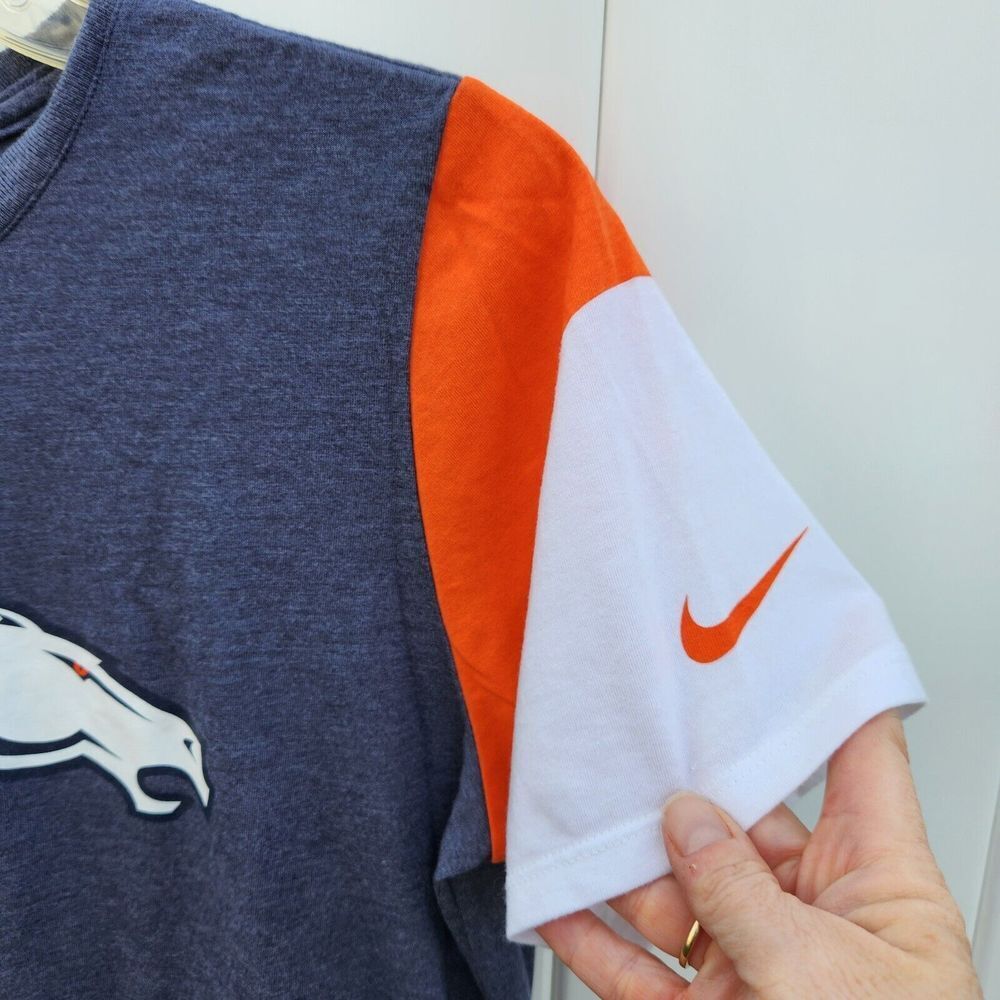 Women’s Nike Tee NFL Team Apparel Denver Broncos Size M Football T-Shirt - Picture 3 of 5